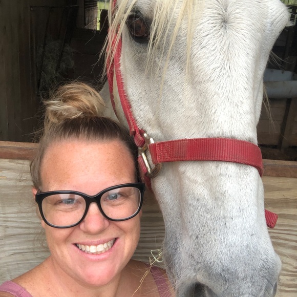 🌺 Meet your Posher 🌺 - Picture 5 of 12